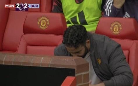 邮报：曼联一线队人士越来越担心阿莫林在遭遇困境时躲避问题