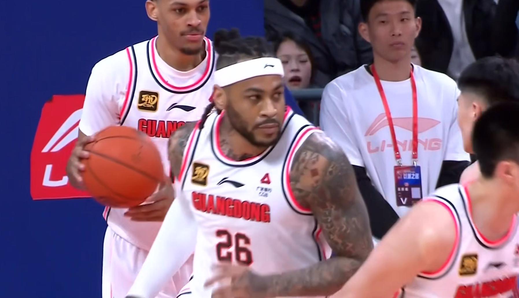 宣布加盟CBA第一外援将驰援杜锋，广东队坐拥全联盟最强牌面！