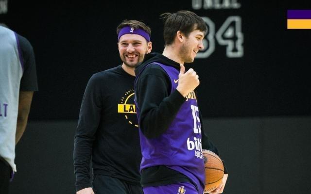 湖人冲击NBA杯西决！雷迪克：限制福克斯突破