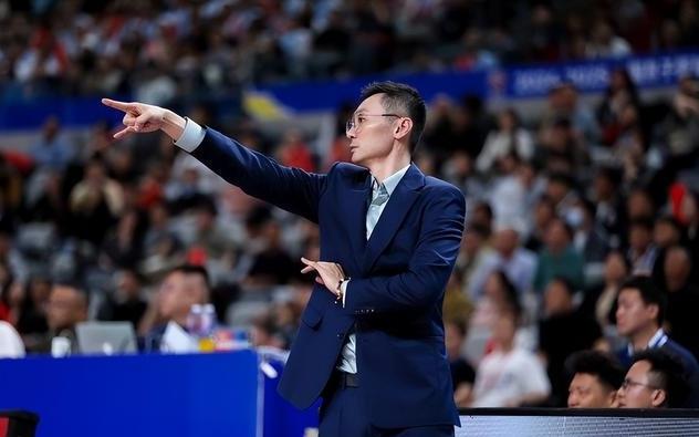 刘炜：一些看中的外援被欧洲球队签走了，目前确定劳森和纳托尔