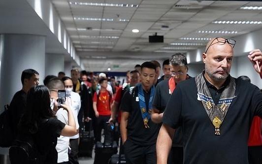 曝CBA新赛季或正式施行单节10分钟赛制：与FIBA比赛接轨