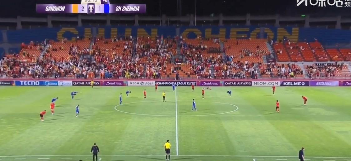 记者：申花年轻队员展现了自己的潜力队长吴曦还没完全康复