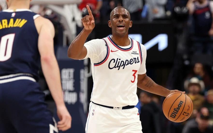 面对掘金表现立刻下滑了！保罗看起来并没有完全适应快船的打法