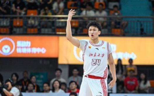 没打CBA先打NBA，管子煜登场19分钟得到6分2板2助