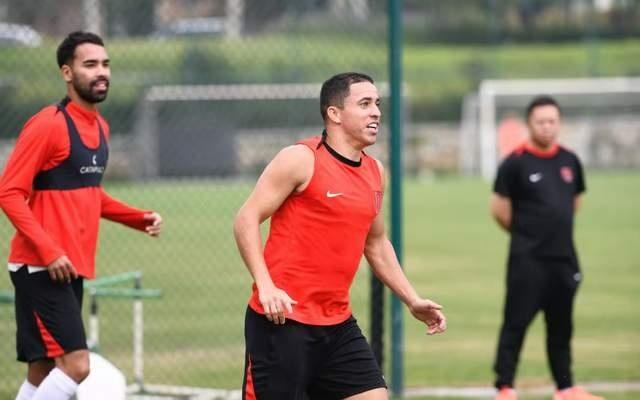 归化解禁，韦世豪提前复出成都争冠决定2人续约前景只放1场亚冠