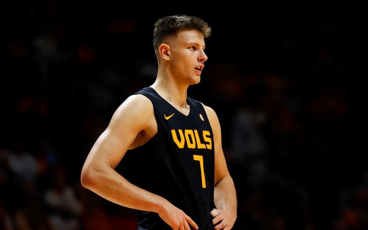 与76人签下一份训练营合同后，波兰内线新星将不会出战欧洲杯