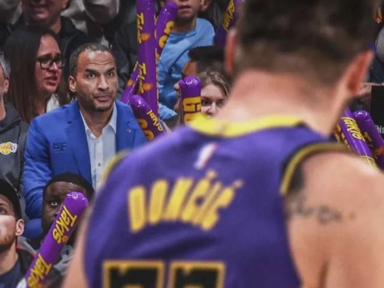 官宣！正式离队！再见了，湖人第一功臣