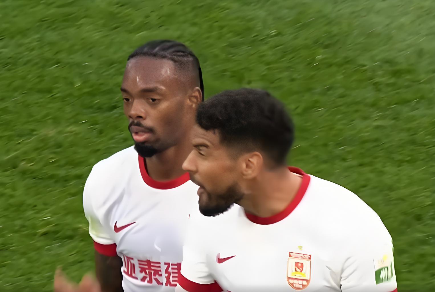 22，第101分钟读秒绝平！10人亚泰痛失