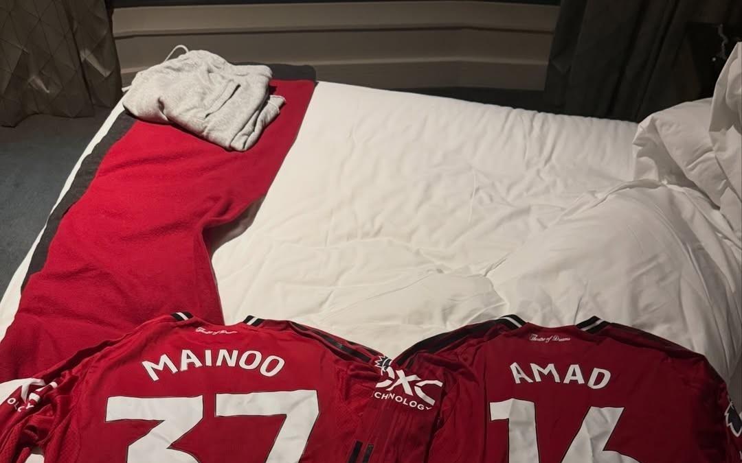 想念两位朋友了加纳乔更新社媒晒梅努、阿马德球衣照片