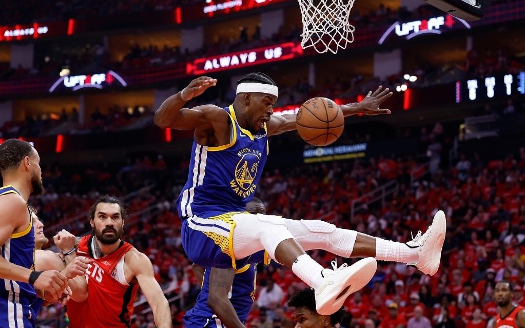 2年1.1亿顶薪，影响球队一夏天！NBA被高估的超巨，你确实老了