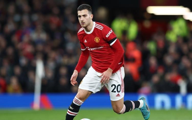 一日英超动向：曼联利物浦难兄难弟，阿