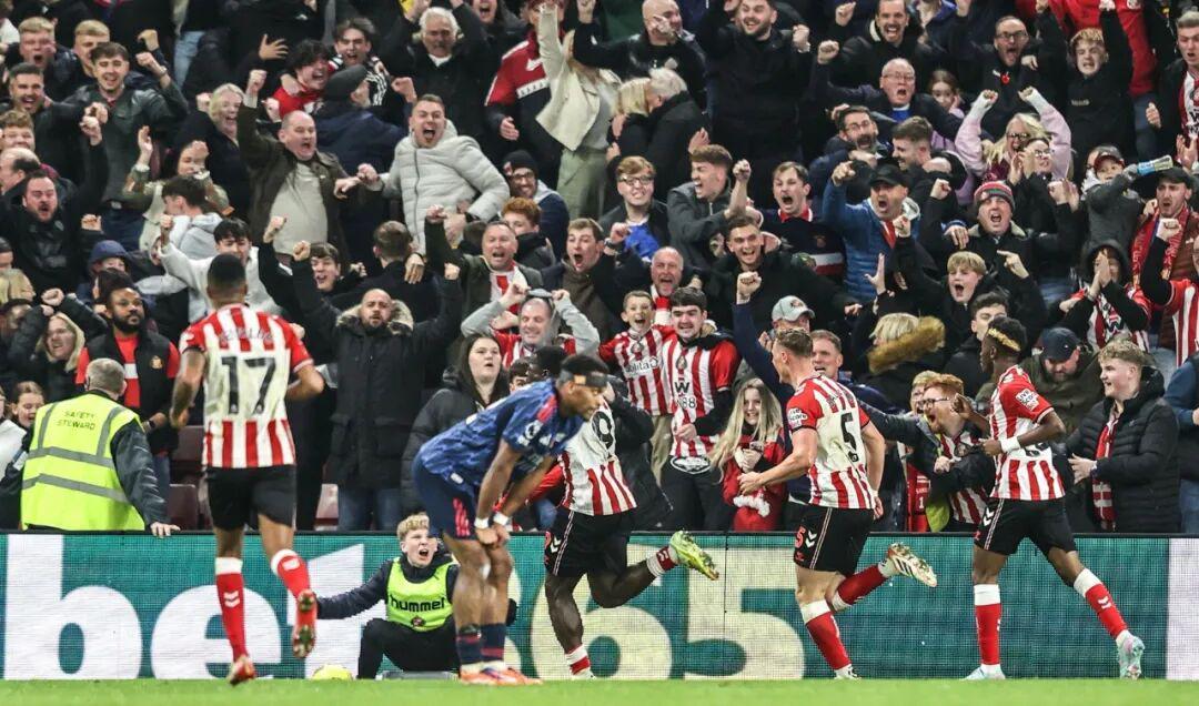 英超大黑马！厮杀榜首队抢分，力压卫冕冠军+杀进英超前4