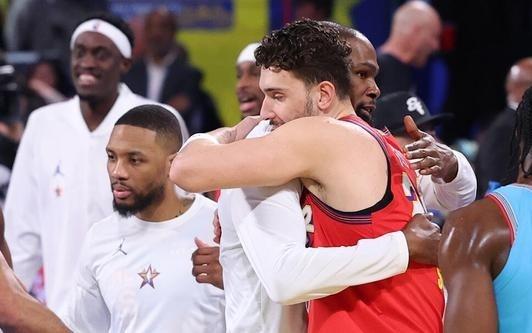 申京：得知杜兰特加盟就联系他了很高兴能与他并肩作战