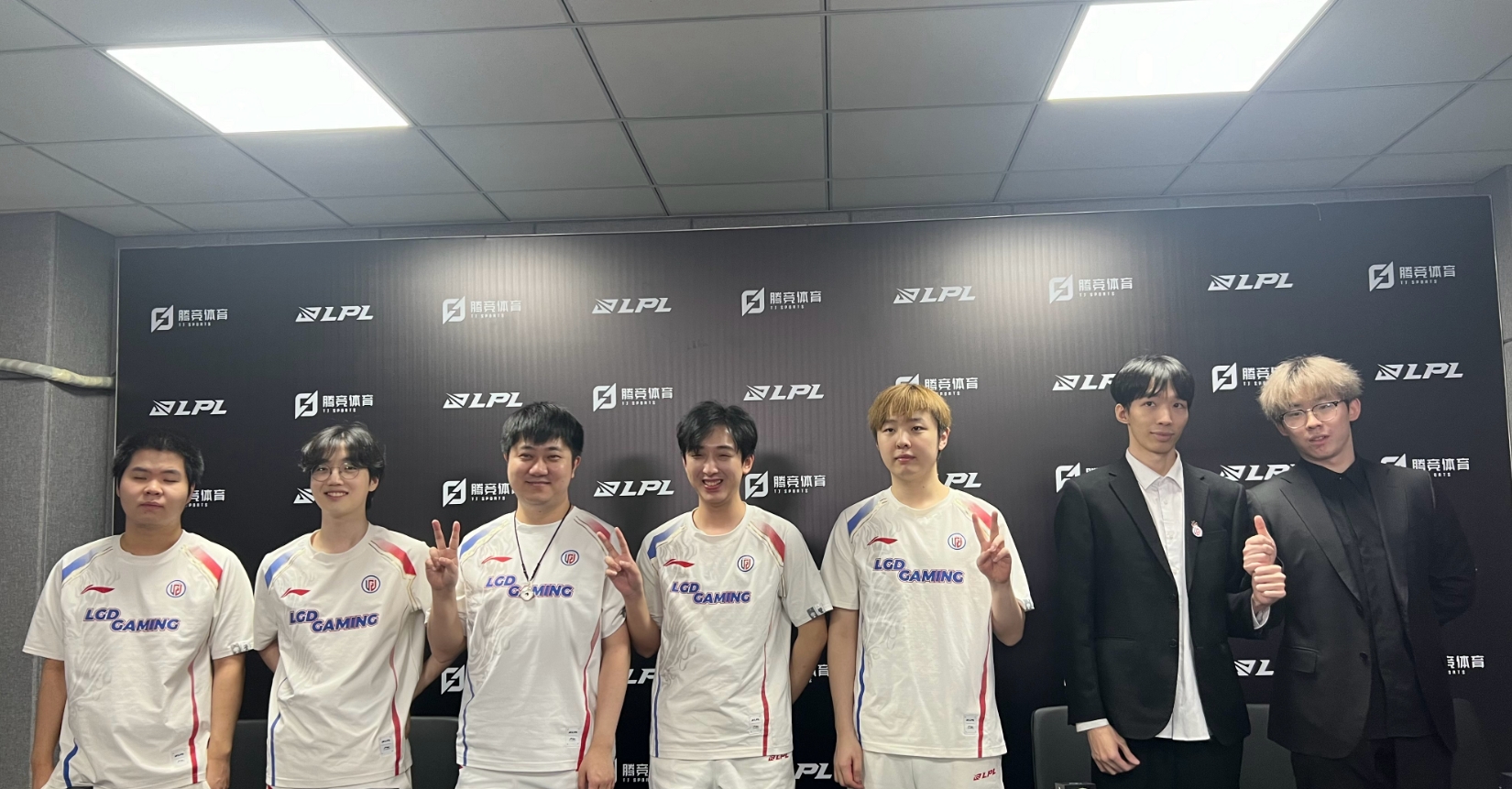 LGD赛后群访Meteor：希望能全力拿下BLG吧，争取进入登峰组