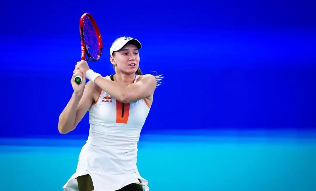 莱巴金娜东京首秀横扫离总决赛仅差