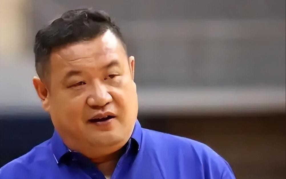 中秋痛失篮球人！52岁前CBA教练去世，弟子杨瀚森回应，原因曝光