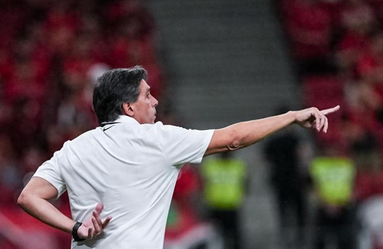 光头无缘最佳主帅拉莫斯值得！海港球迷：拿到星就行这奖无所谓