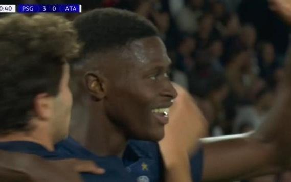 超跑！门德斯扣过防守球员小角度破门，巴黎30领先亚特兰大！