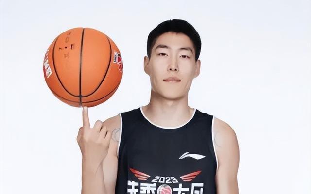 单场狂轰101分！前CBA球员阿泽刷新蒙BA得分历史曾是山东11号秀