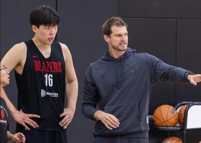 开拓者换帅，新帅斯普利特对杨瀚森评价一针见血，有两喜一忧！