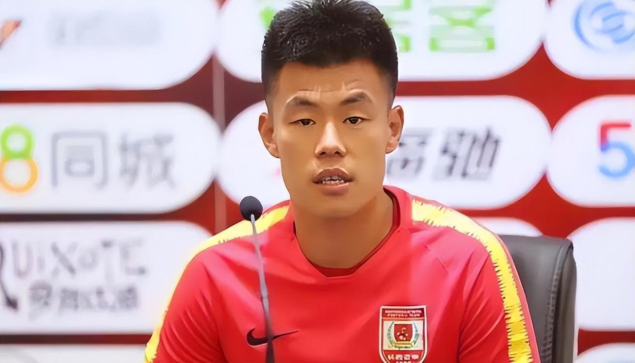 他在亚泰已不堪重用！被球迷视为降级罪人，如今却网传去大连英博