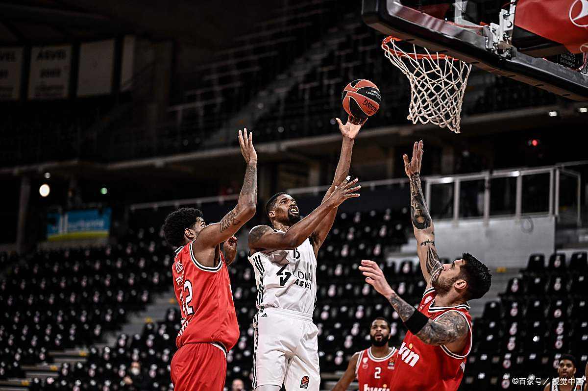 全能传奇：NBA历史上那些技术无死角的完美球员