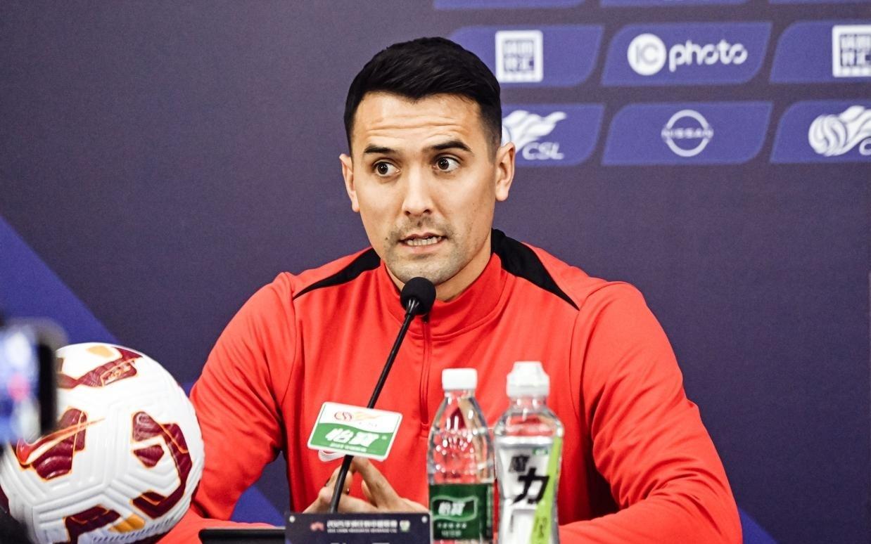 曝周定洋前往曼城体检，即将加盟中超新贵，公认最强内援后腰